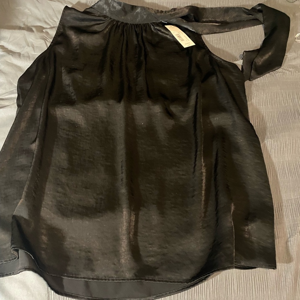 Satin, sleeveless business top